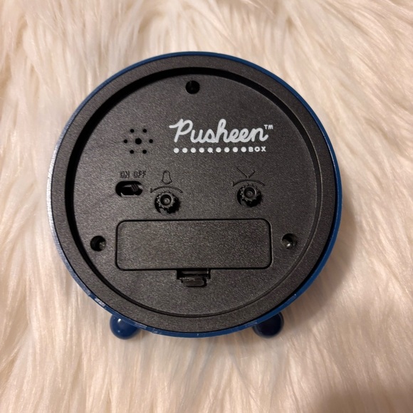 Pusheen Zodiac Alarm Clock GUC - Picture 3 of 6